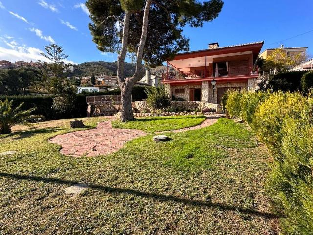 Casa chalet en Venta en Cumbres de Calicanto
