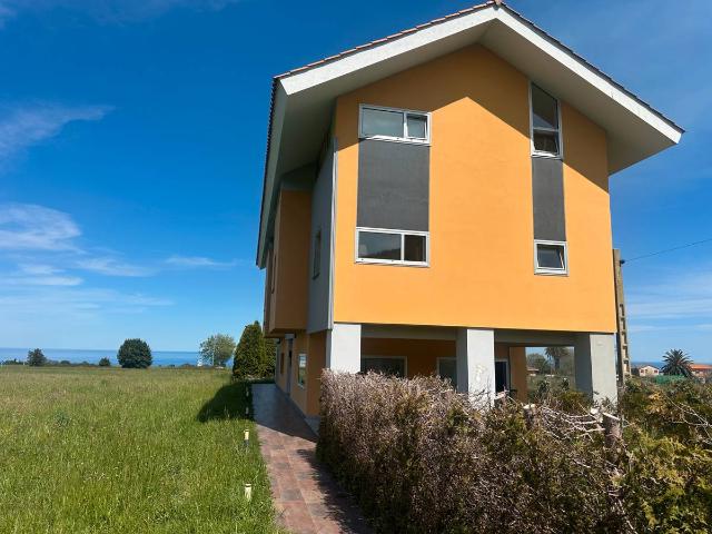 Casa chalet en Venta en Cudillero