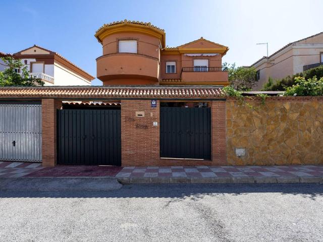 Casa chalet en Venta en Cúllar Vega