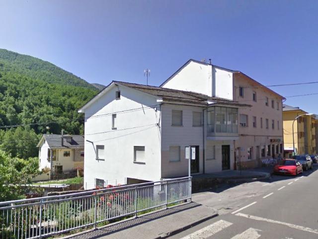 Casa chalet en Venta en Proaza