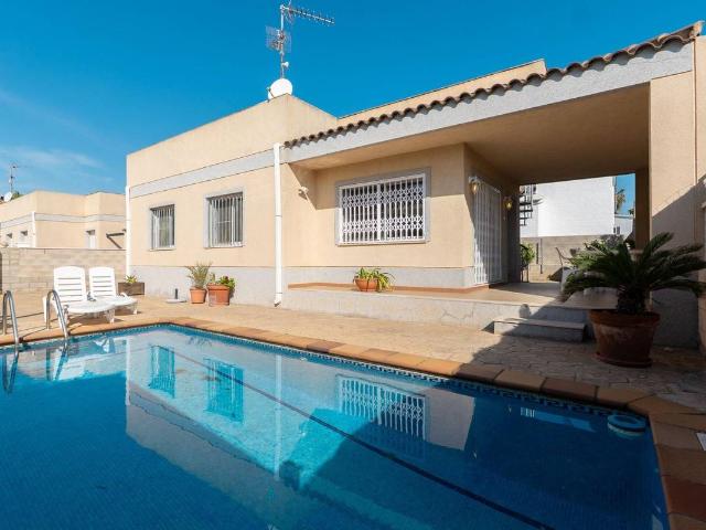 Casa chalet en Venta en Deltebre