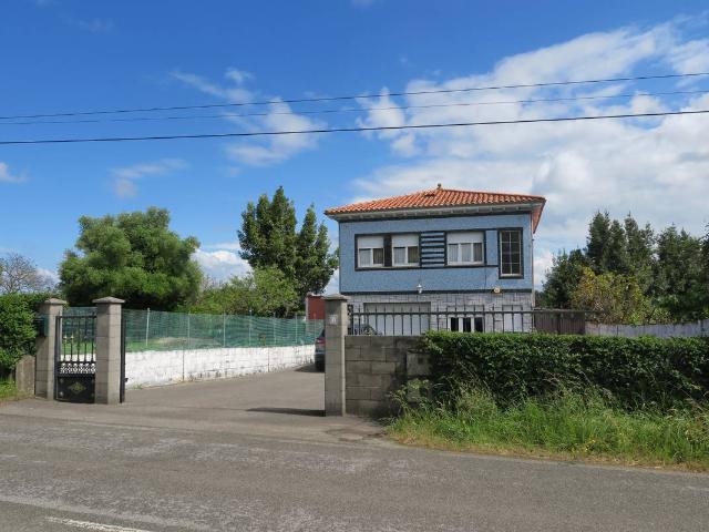 Casa chalet en Venta en El Carbayedo El Quirinal