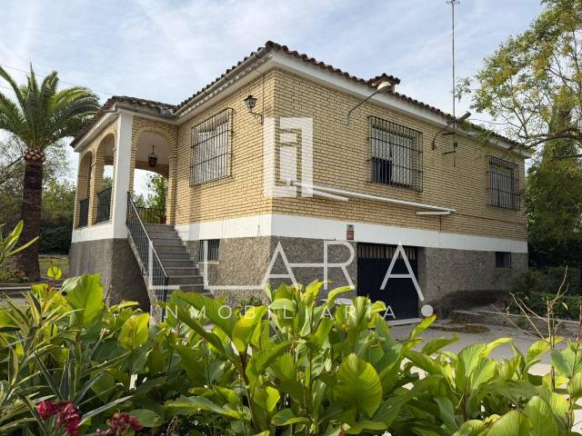 Casa chalet en Venta en El Carmen La Barrera