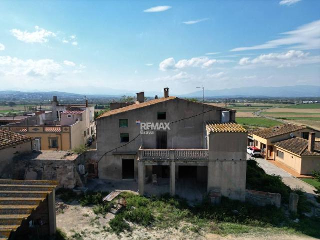 Casa chalet en Venta en El Far d'Empordà