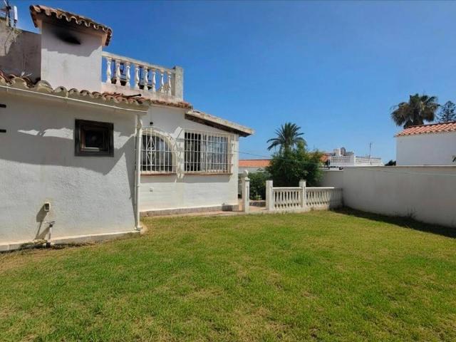 Casa chalet en Venta en El Faro de Calaburra Chaparral