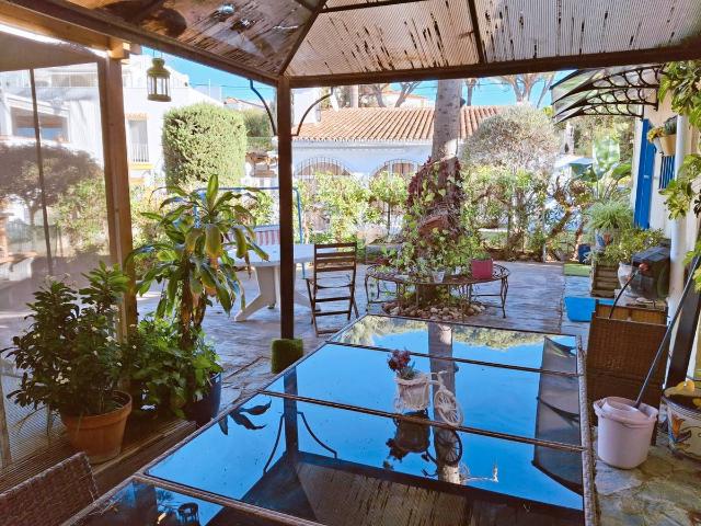 Casa chalet en Venta en El Faro de Calaburra Chaparral