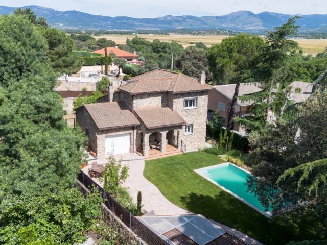 Casa chalet en Venta en El Guijo Colonia España
