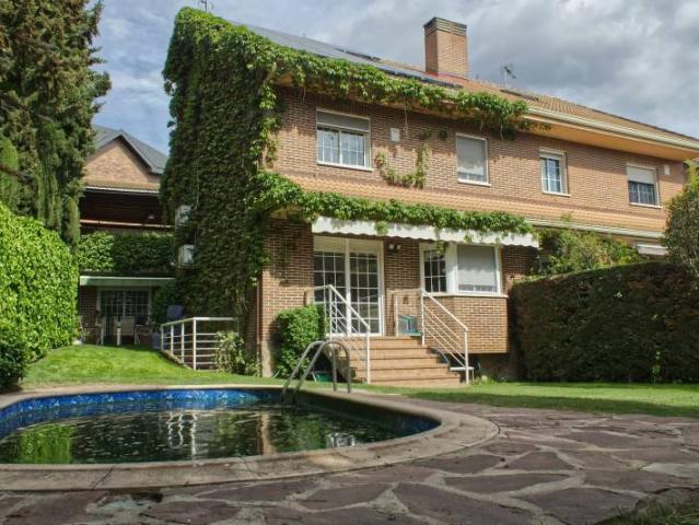 Casa chalet en Venta en El Monte