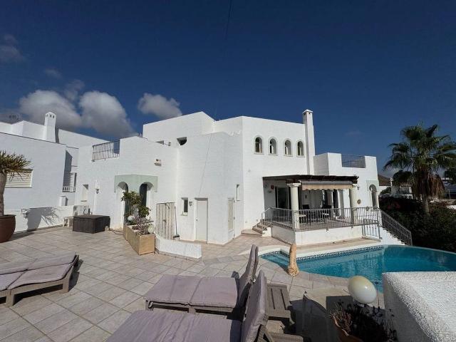 Casa chalet en Venta en El Palmeral