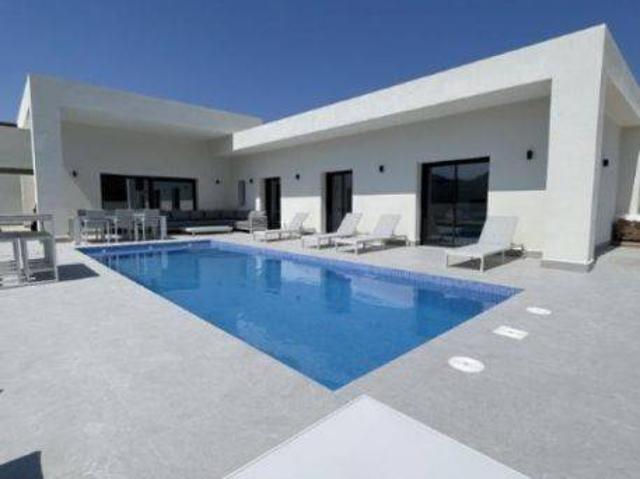 Casa chalet en Venta en El Pinós / Pinoso