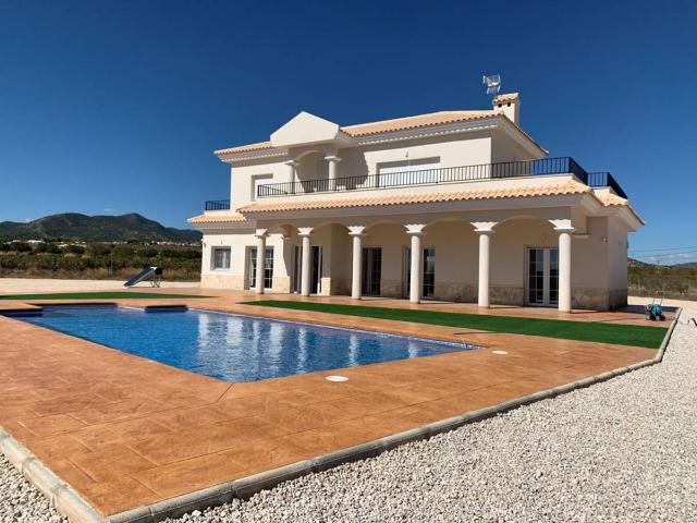 Casa chalet en Venta en El Pinós / Pinoso