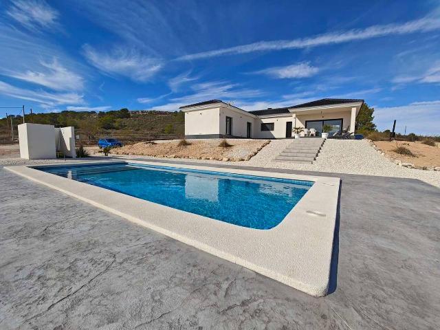 Casa chalet en Venta en El Pinós / Pinoso