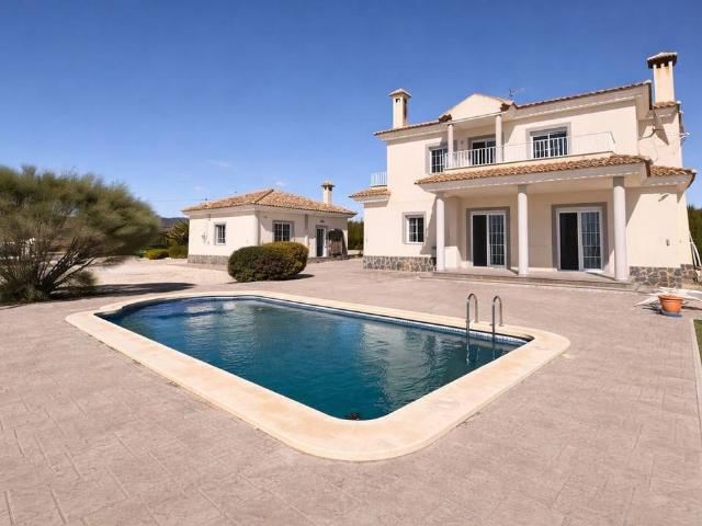 Casa chalet en Venta en El Pinós / Pinoso