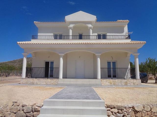 Casa chalet en Venta en El Pinós / Pinoso