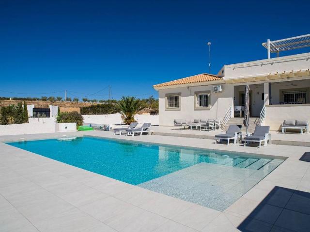Casa chalet en Venta en El Pinós / Pinoso