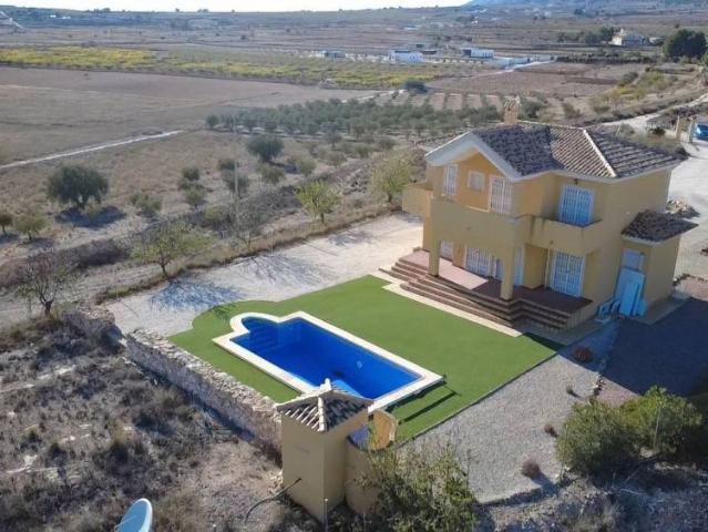 Casa chalet en Venta en El Pinós / Pinoso