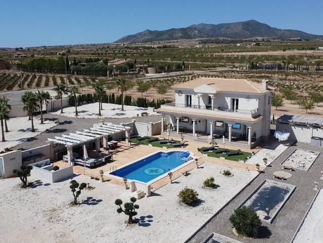 Casa chalet en Venta en El Pinós / Pinoso