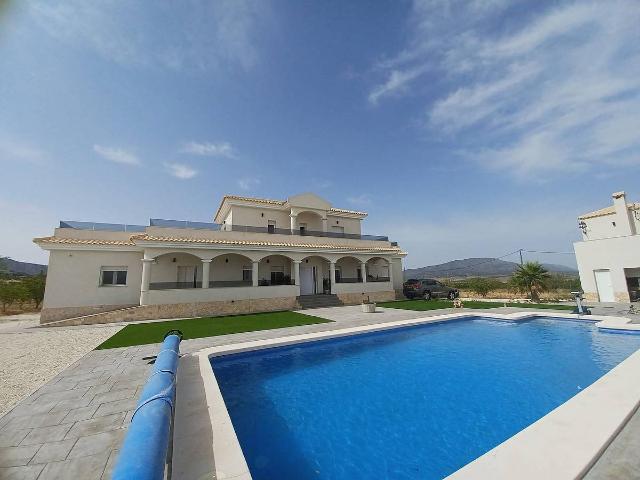 Casa chalet en Venta en El Pinós / Pinoso