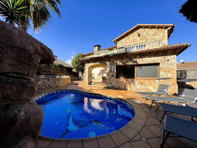 Casa chalet en Venta en Els Pavos