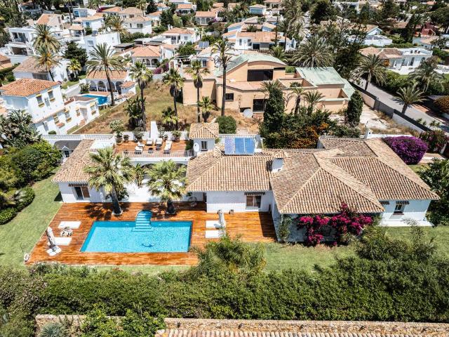 Casa chalet en Venta en Elviria