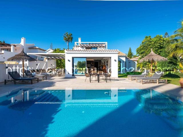 Casa chalet en Venta en Elviria