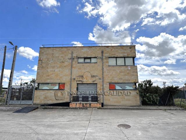 Casa chalet en Venta en Estépar