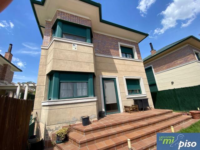 Casa chalet en Venta en Extrarradio