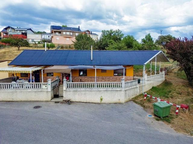 Casa chalet en Venta en Fabero