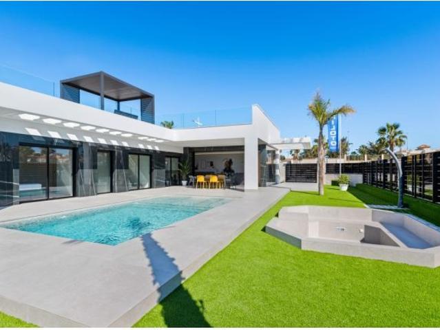 Casa Chalet en Venta en Finca Golf, La Alicante