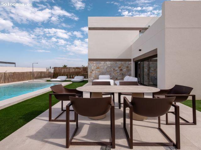 Casa Chalet en Venta en Finca Golf, La Alicante