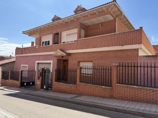 Casa Chalet en Venta en Flecha, La Valladolid