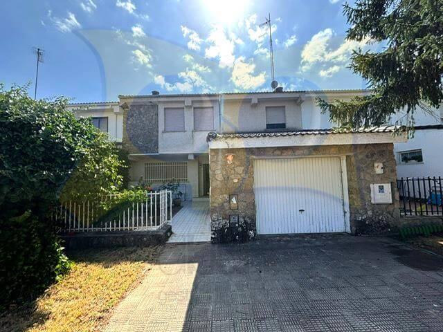 Casa chalet en Venta en Galindo y Perahuy