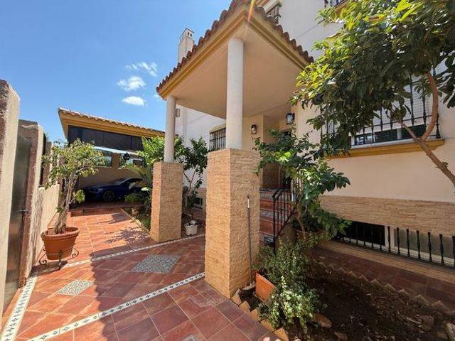 Casa chalet en Venta en Gines