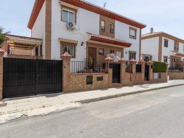 Casa chalet en Venta en Gójar