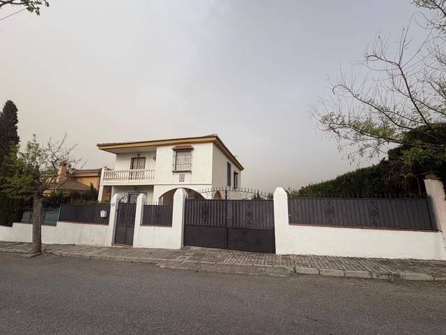 Casa chalet en Venta en Gójar