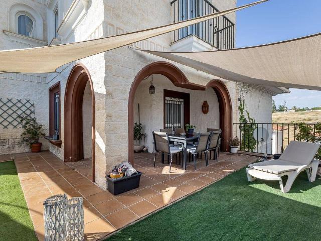 Casa chalet en Venta en Gójar