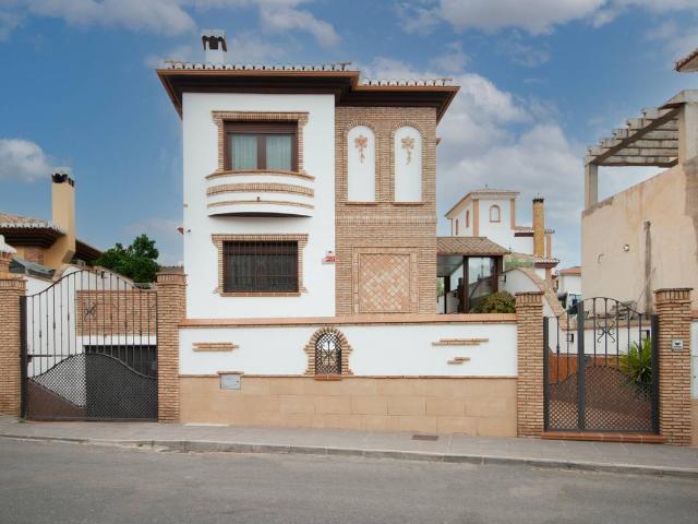 Casa chalet en Venta en Gójar