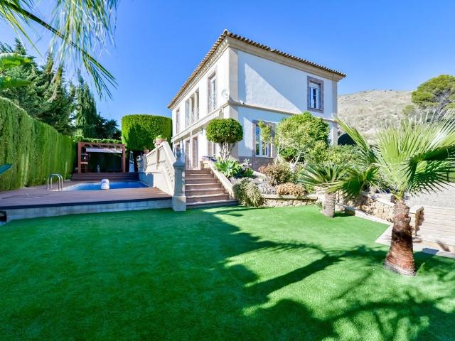 Casa chalet en Venta en Golf Bahía