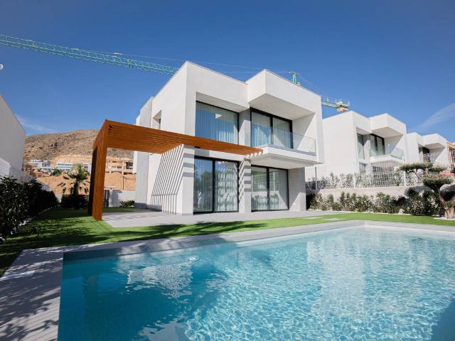 Casa chalet en Venta en Golf Bahía