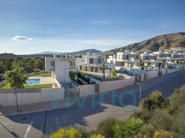 Casa chalet en Venta en Golf Bahía
