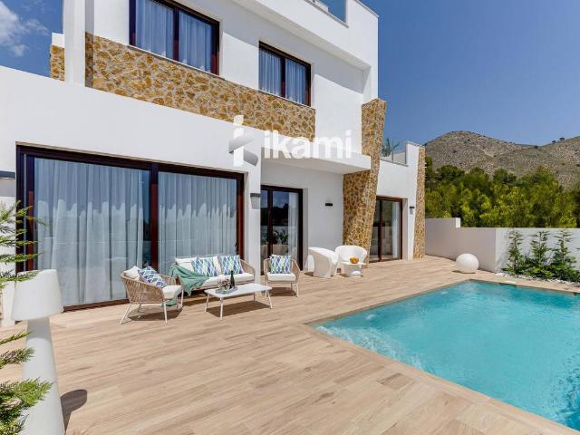 Casa chalet en Venta en Golf Bahía