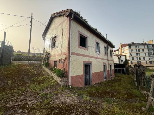 Casa chalet en Venta en Grado