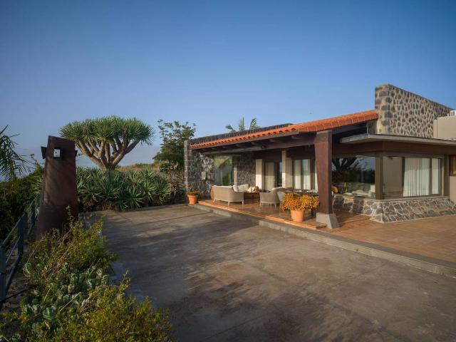 Casa chalet en Venta en Guayonje Mesa del Mar