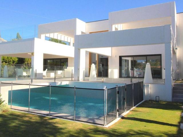 Casa chalet en Venta en Guadalmina Alta