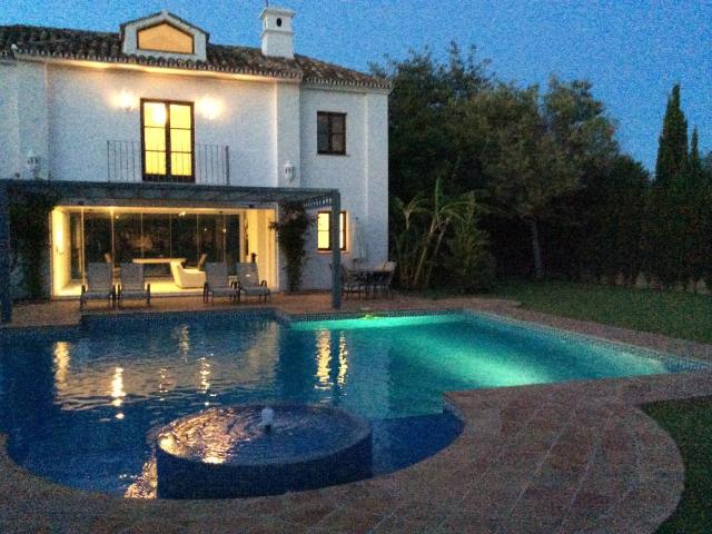 Casa chalet en Venta en Guadalmina Baja