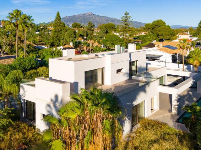 Casa chalet en Venta en Guadalmina Baja