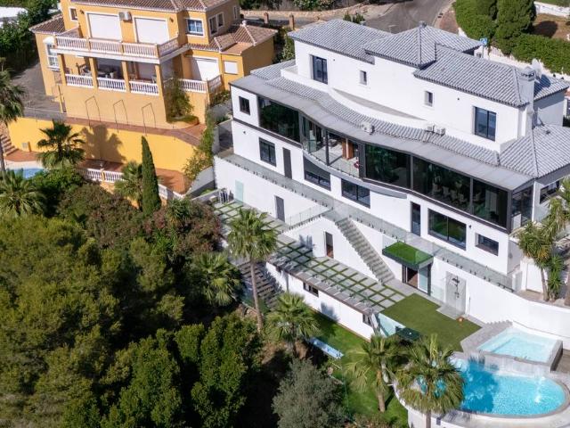 Casa chalet en Venta en Hacienda Torrequebrada