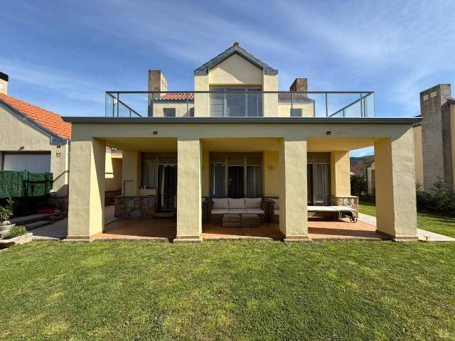Casa chalet en Venta en Hazas de Cesto