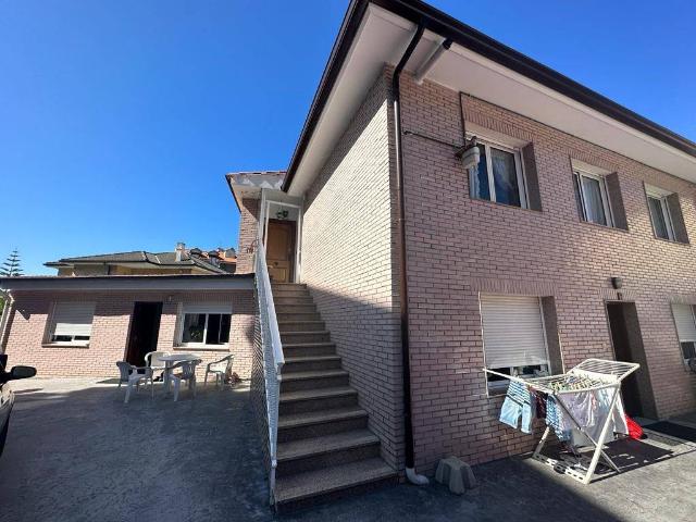 Casa chalet en Venta en Helgueras