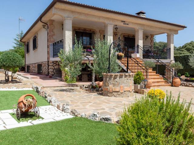 Casa chalet en Venta en Hontoba